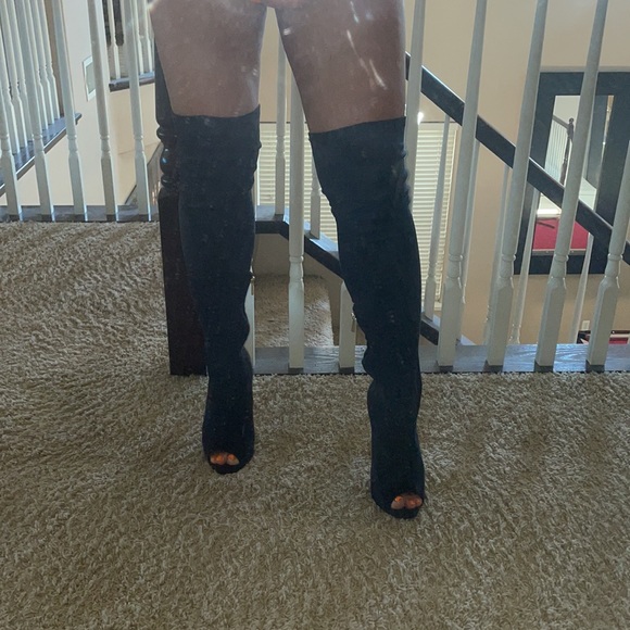 Over the knee boots - Picture 1 of 12